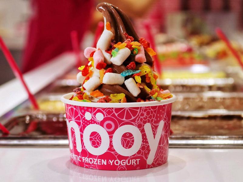 healthy frozen yogurt singapore with fruit toppings